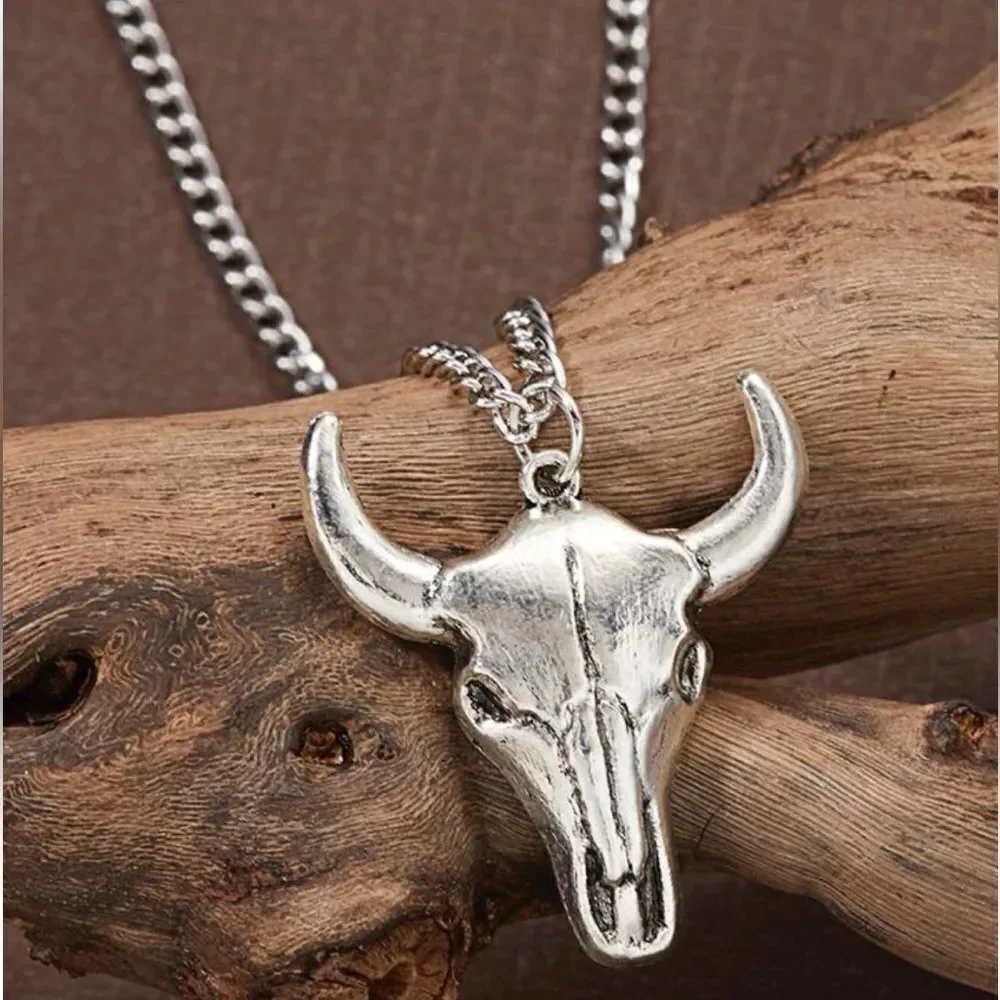 Silver cow skull head with silver chain! New unisex
